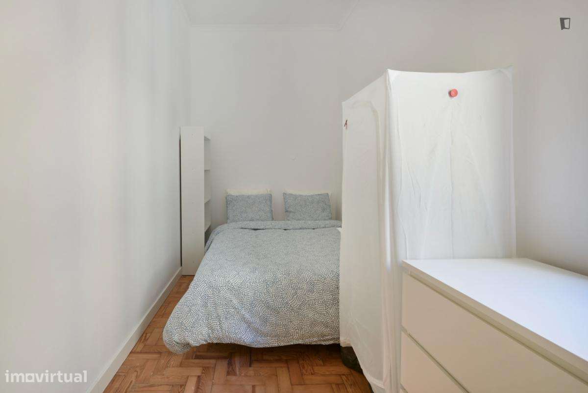 Quarto - localizado em Marquês de Pombal Lisbon - Grande imagem: 2/35