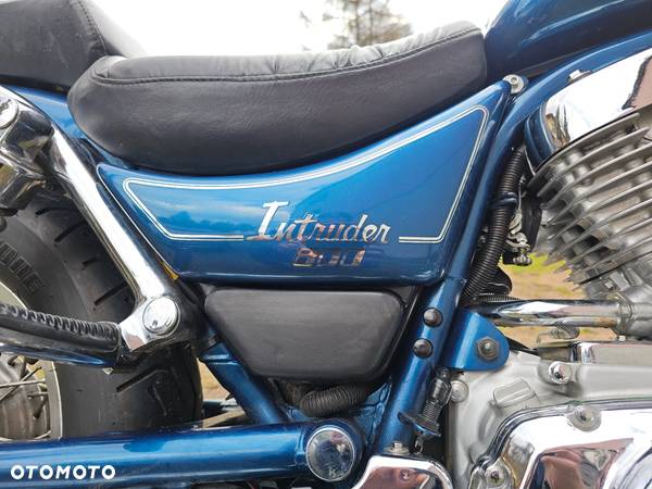 Suzuki Intruder - 14