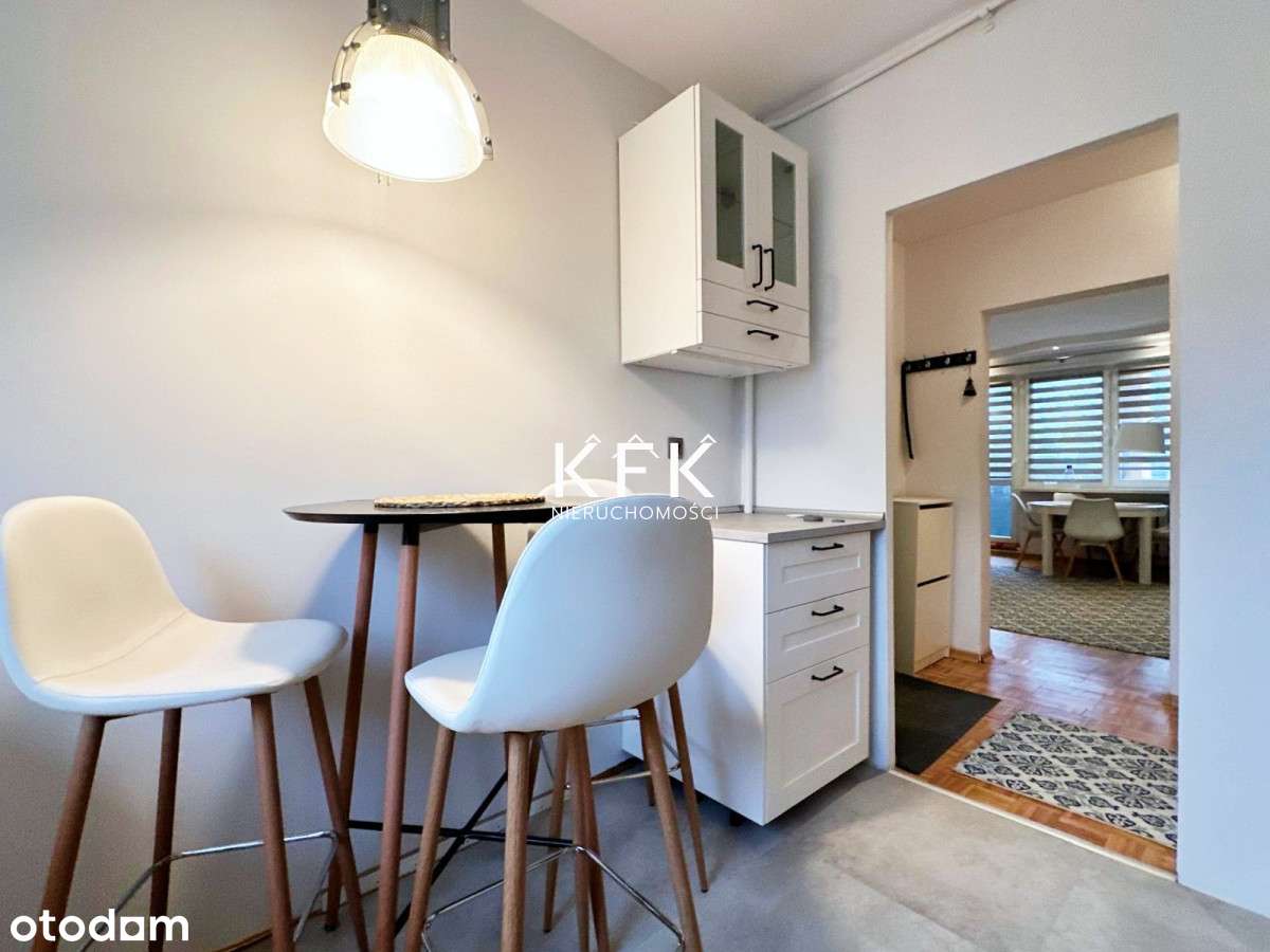 Pierwsze piętro Balkon Oddzielna Kuchnia FILM-16