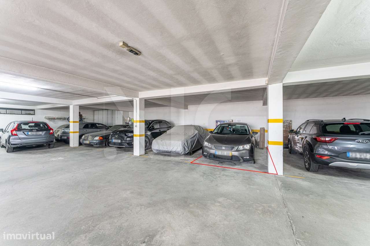 T2 com Varanda, Lugar de garagem e Arrumos em Custóias - Matosinhos-31