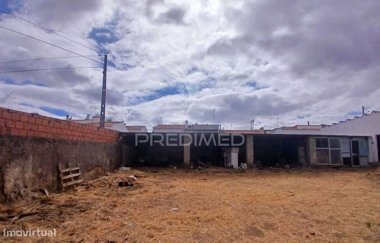 Armazém em terreno de 1024m2 a 10 minutos de Beja - Grande imagem: 4/16