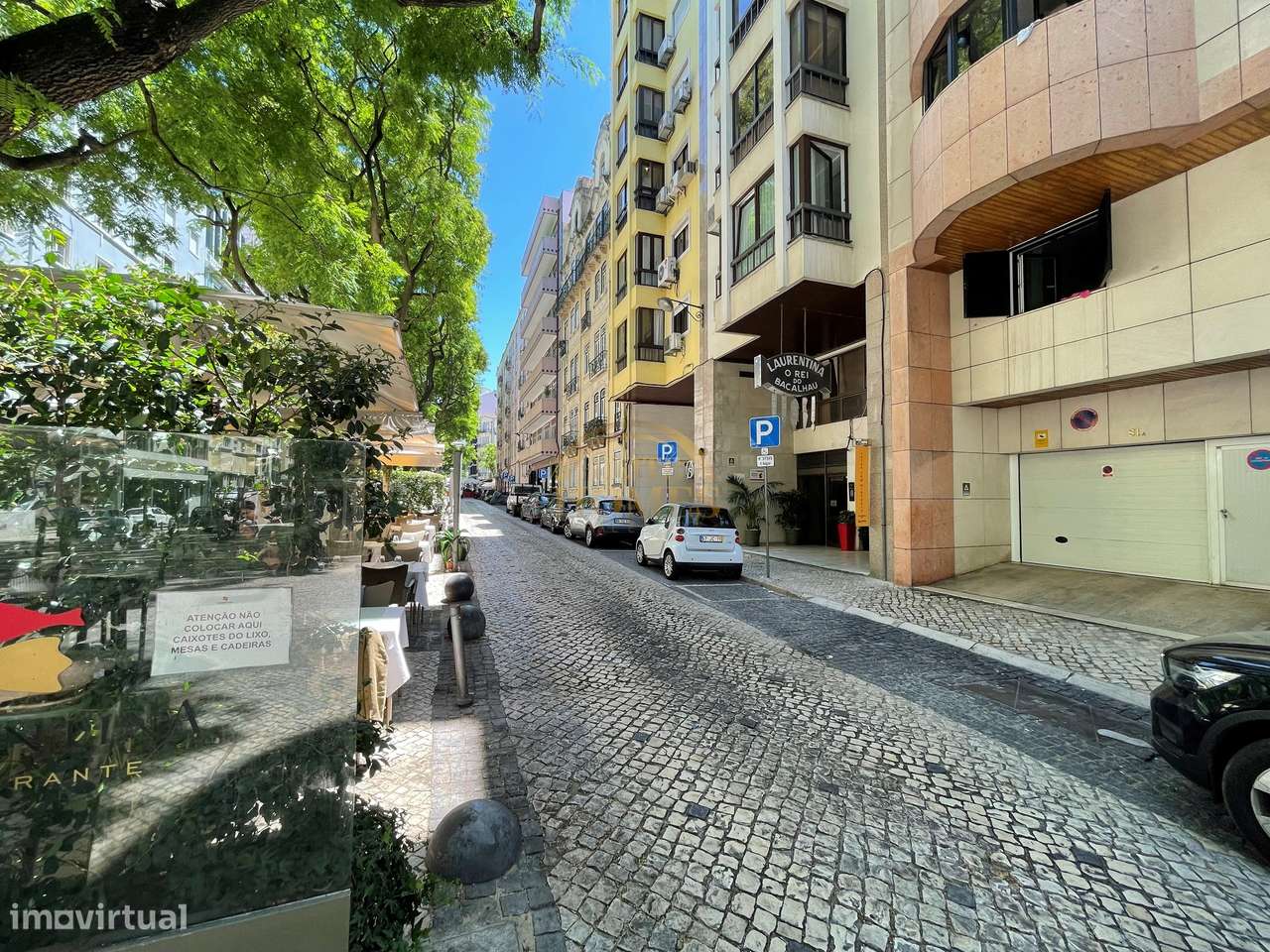 Apartamento T5 convertido num Luxuoso T3 – Av. Conde Valbom, Avenidas-24