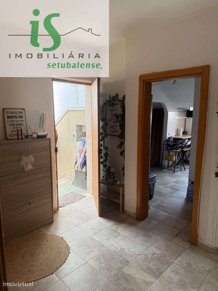 APARTAMENTO T3 NO MONTALVÃO EM SETÚBAL (3º ANDAR SEM ELEVADOR EXCEL-20
