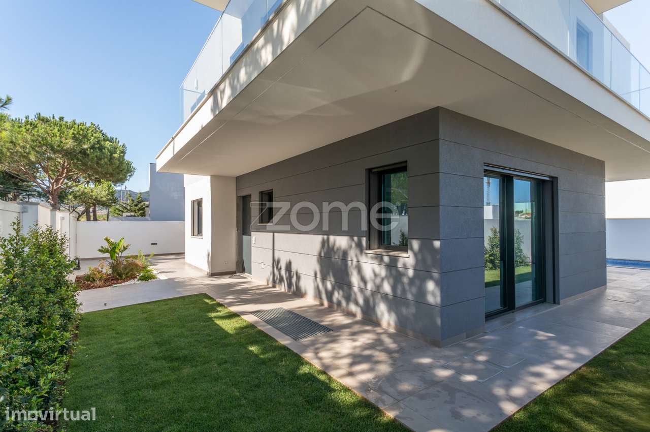 Moradia T4 nova, localizada em Murches, Cascais, com jardim e piscina. - Grande imagem: 4/53