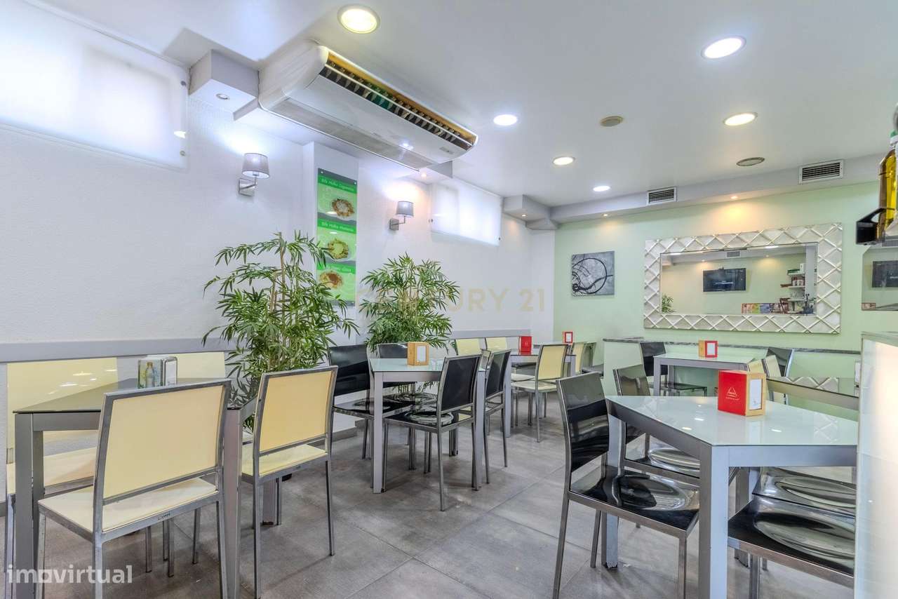 Loja à Venda na Rua Pedro de Santarém - Santarém - Grande imagem: 3/45