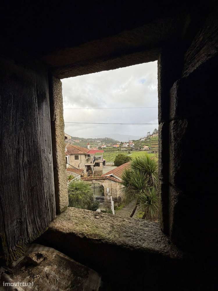 Casa Antiga / Ruína para Restaurar-9