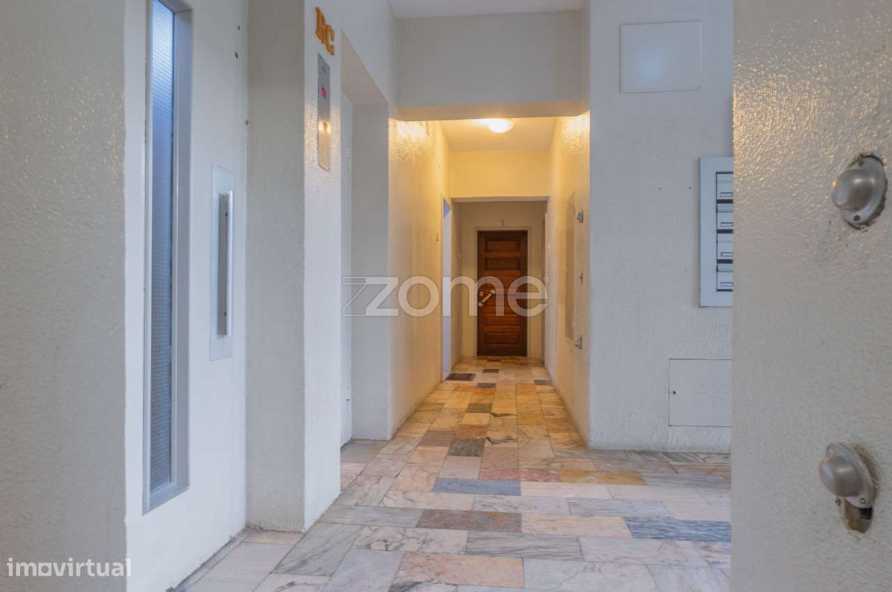 Apartamento T1 à venda, Monte Abraão.-5