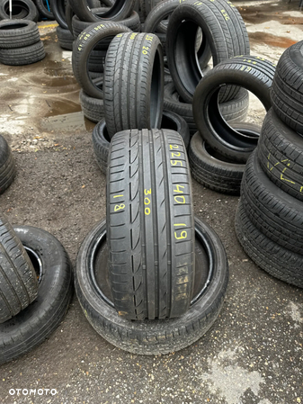 225/40x19 Bridgestone - 1