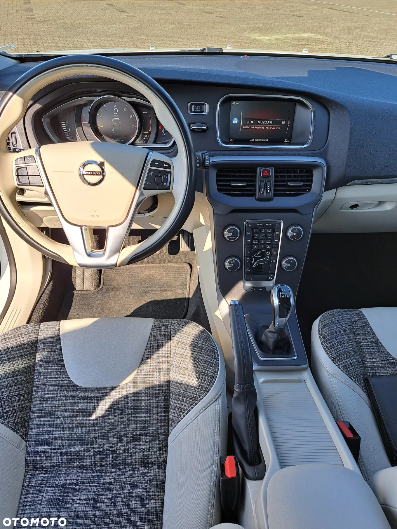 Volvo V40 CC T3 Drive-E Momentum - 8