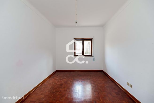 Apartamento T3 com sótão e cozinha equipada no centro do Avelar.-5
