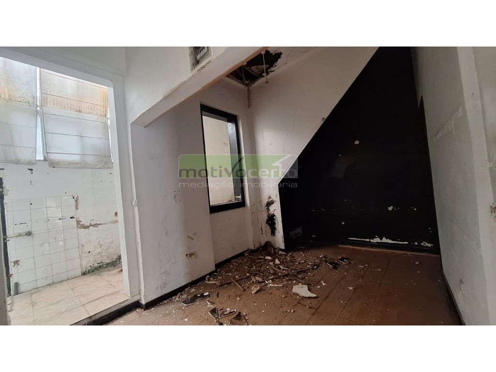 Apartamento T2 Duplex no Centro de Campolide, Lisboa-4