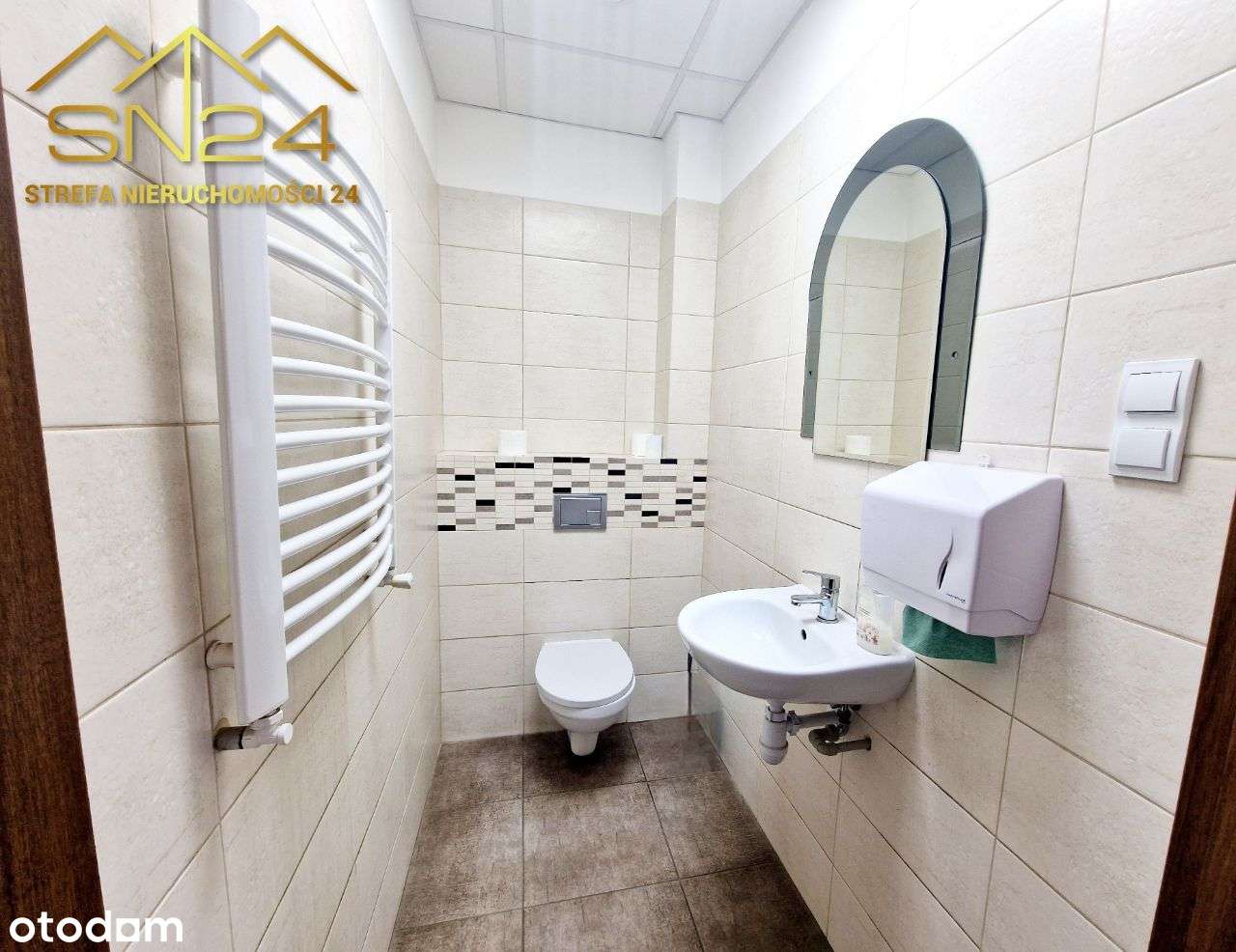 Budynek handlowo-usługowy z magazynami-7