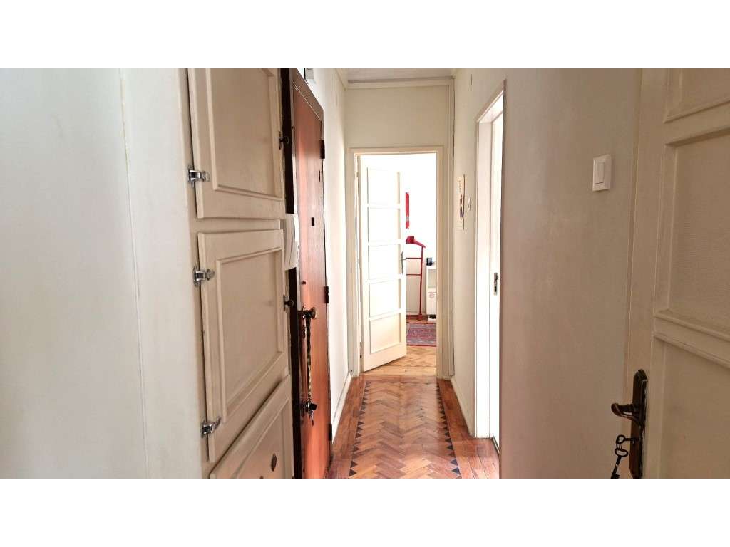 T1 em Santa Engrácia - São Vicente - Apartamento com Parqueamento e...-7