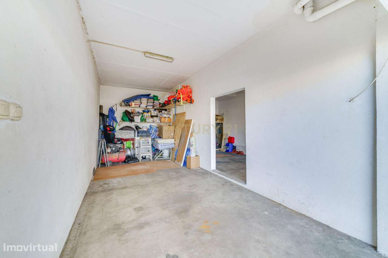 Espaçosa Moradia T3 em Quinta do Anjo, Palmela-29