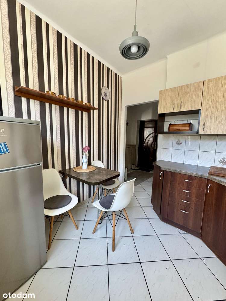 34 m² w centrum przy Parku Centralnym | Oddzielna kuchnia | 2. piętro - Pełny obrazek: 5/8