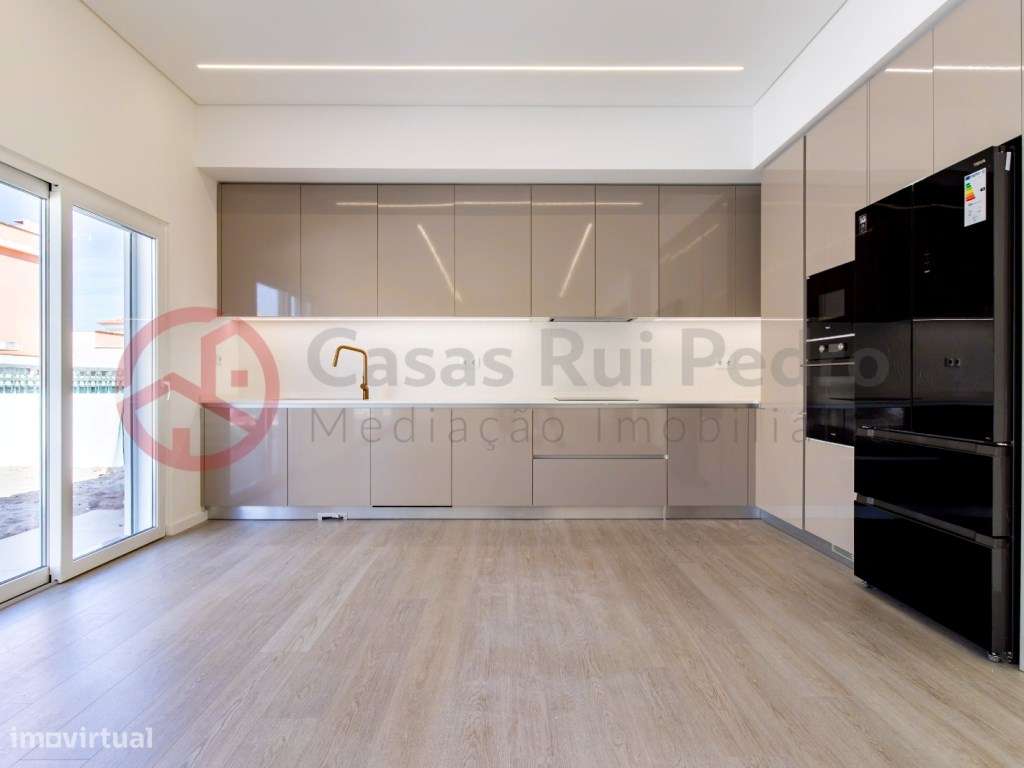 Moradia Térrea Geminada T1+2 com Pérgula - Grande imagem: 2/16