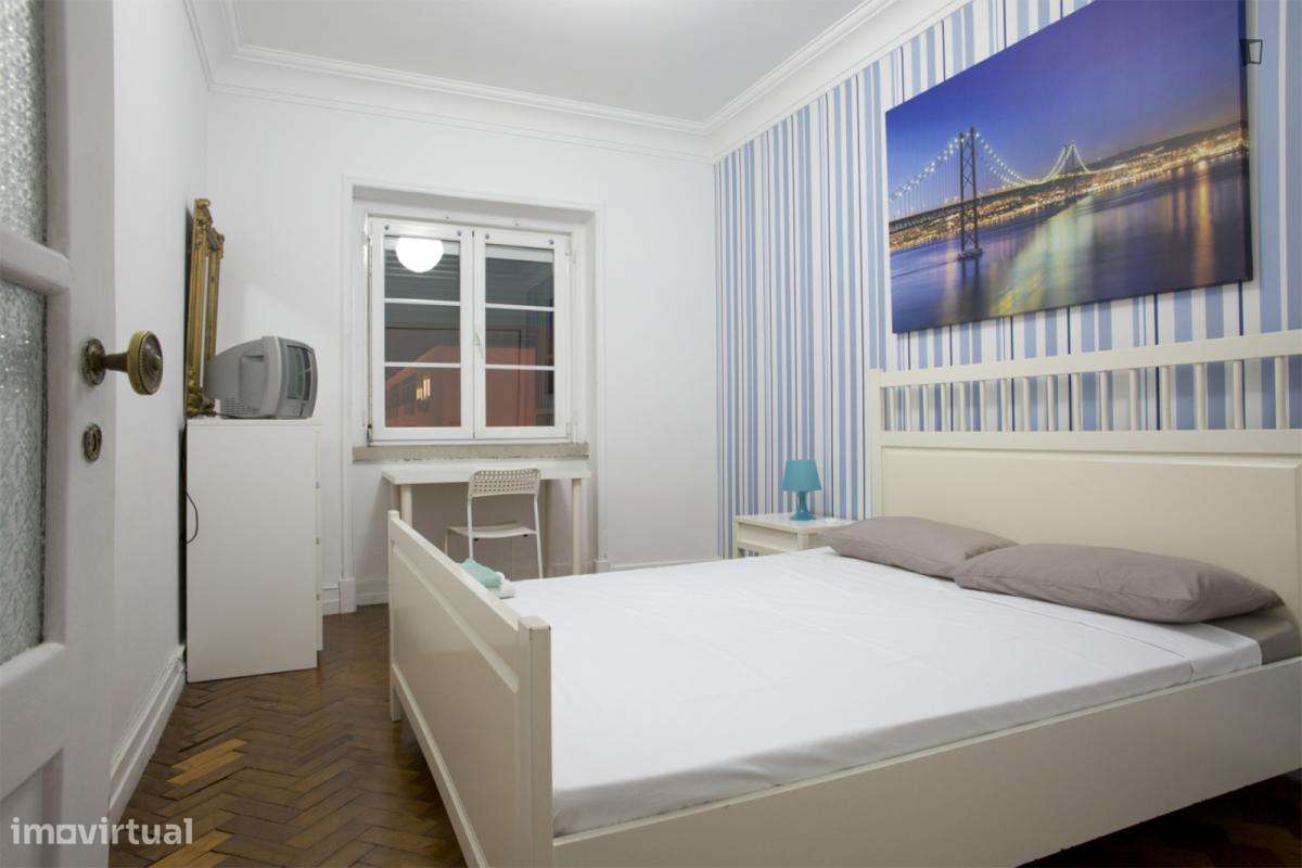 Quarto - localizado em Roma-Areeiro Lisbon - Grande imagem: 5/7