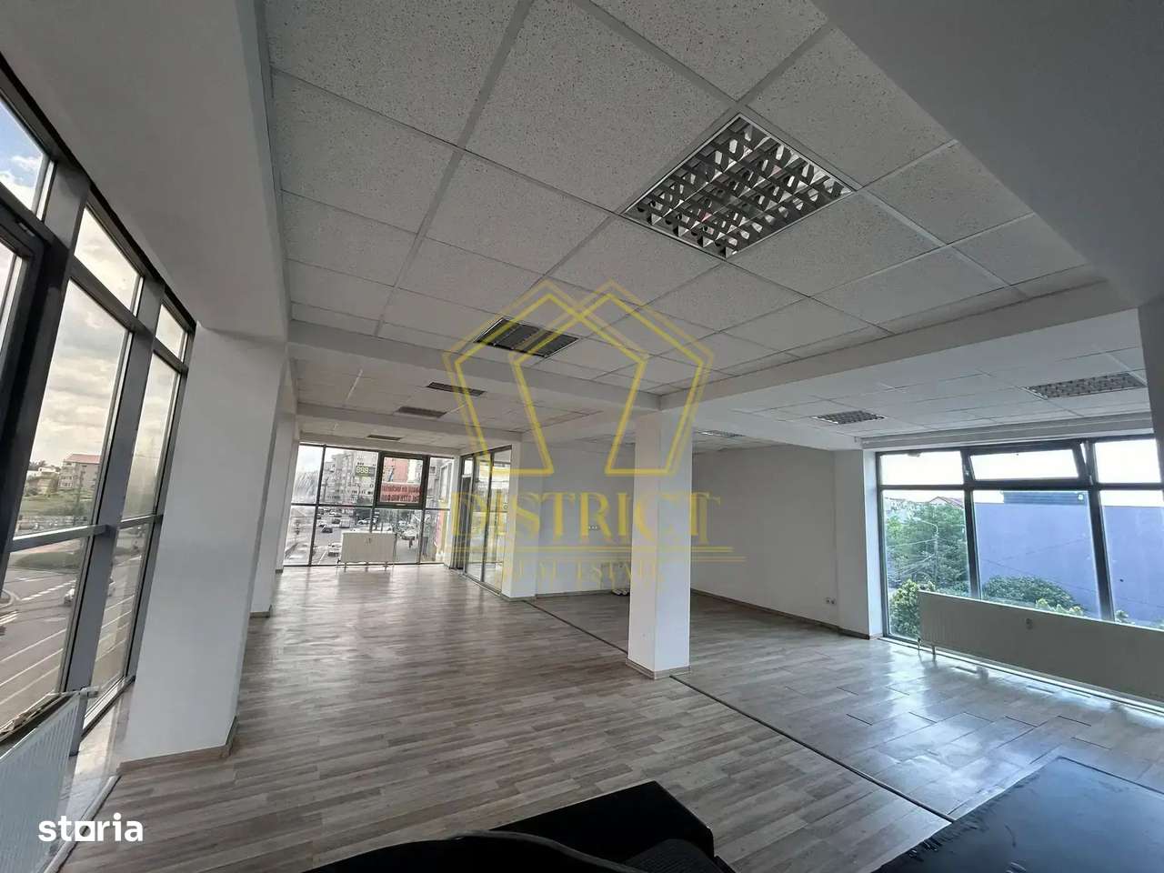 Spatiu birou renovat luminos cladire birouri I Simion Barnutiu - Imagine principală: 2/6