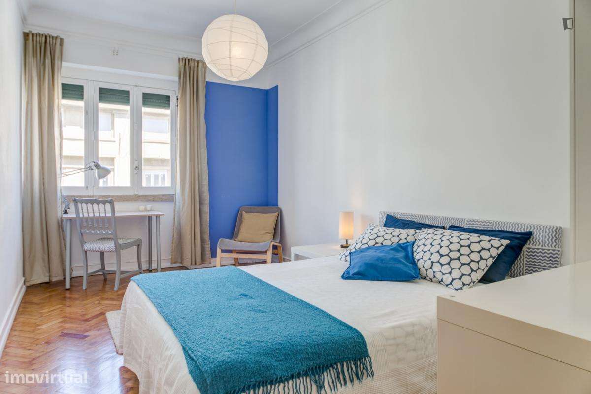 Quarto - localizado em São Sebastião Lisbon - Grande imagem: 5/8