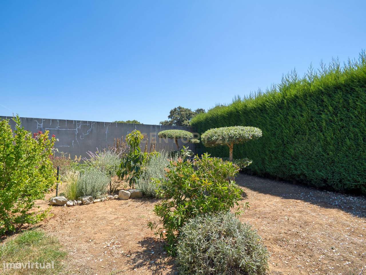 Moradia T4  como nova com Piscina  e vista serra dos Candeiros-49