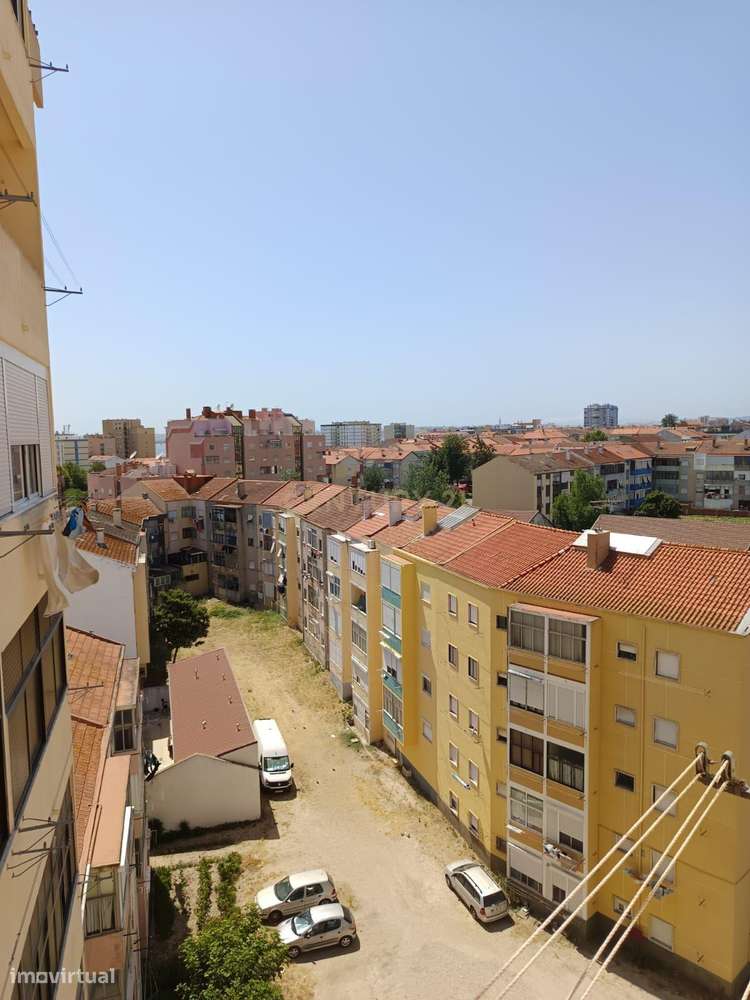 Apartamento T3 no Centro do Barreiro - Rua Miguel Bombarda-15