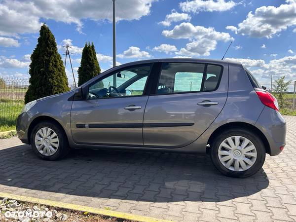 Renault Clio 1.2 16V Alize - 2