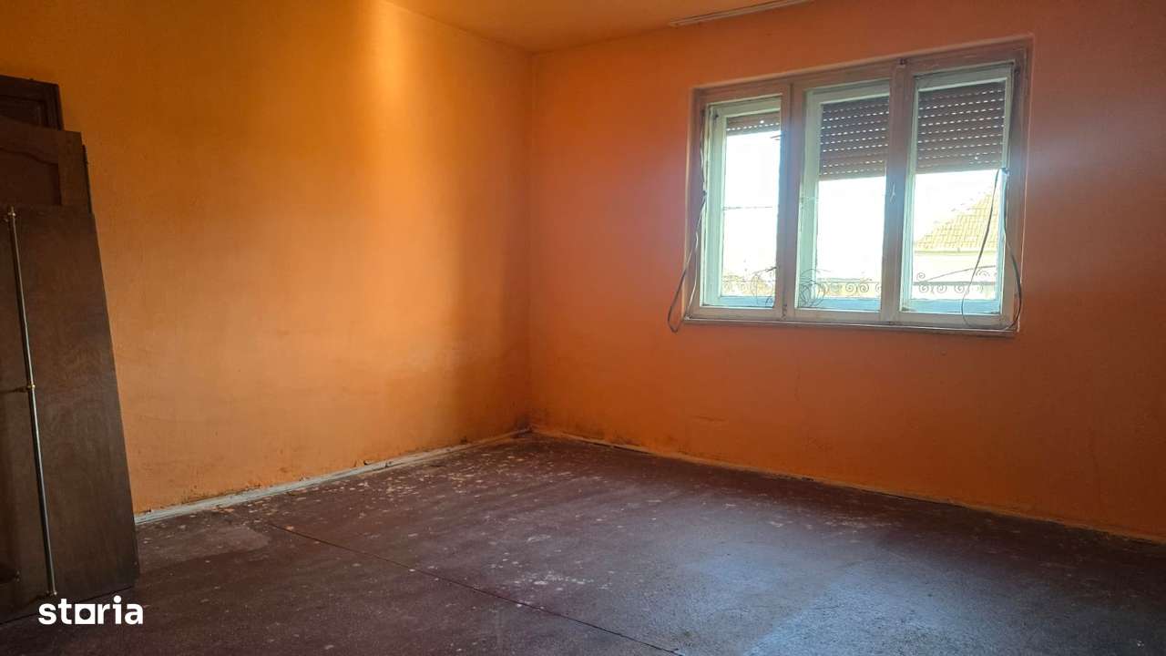 Casa de vanzare in Branisca-8