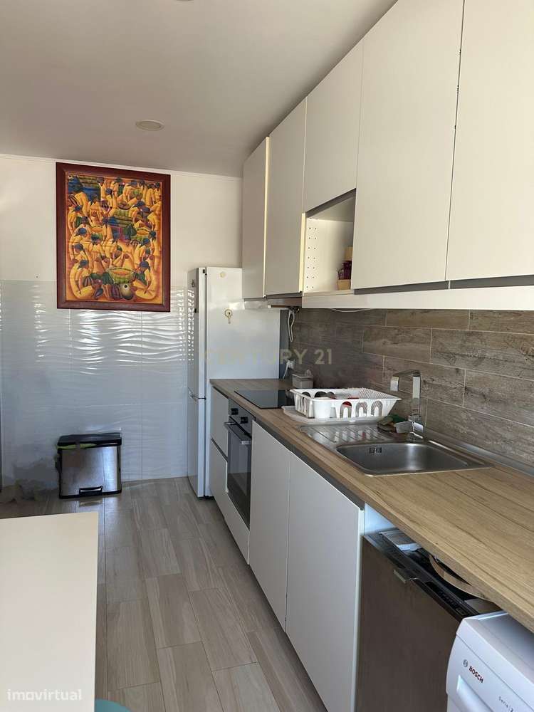 T2 Semi-Remodelado na Cova da Piedade - Excelente Localização! - Grande imagem: 3/16