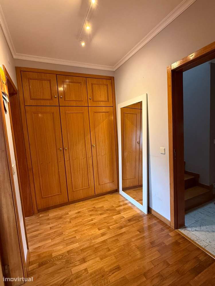 Excepcional Apartamento T4 Dúplex, Nogueira da Maia-18