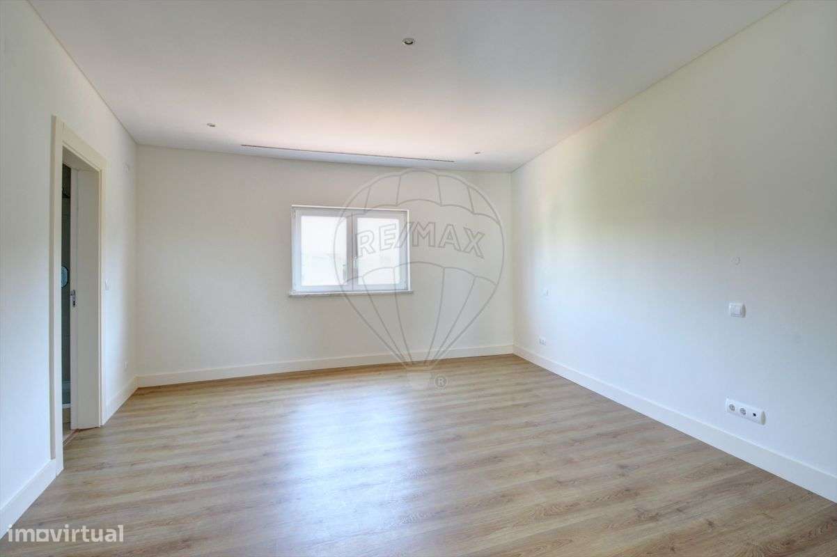 Moradia T4 para venda-7