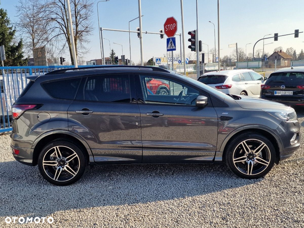 Ford Kuga - 36