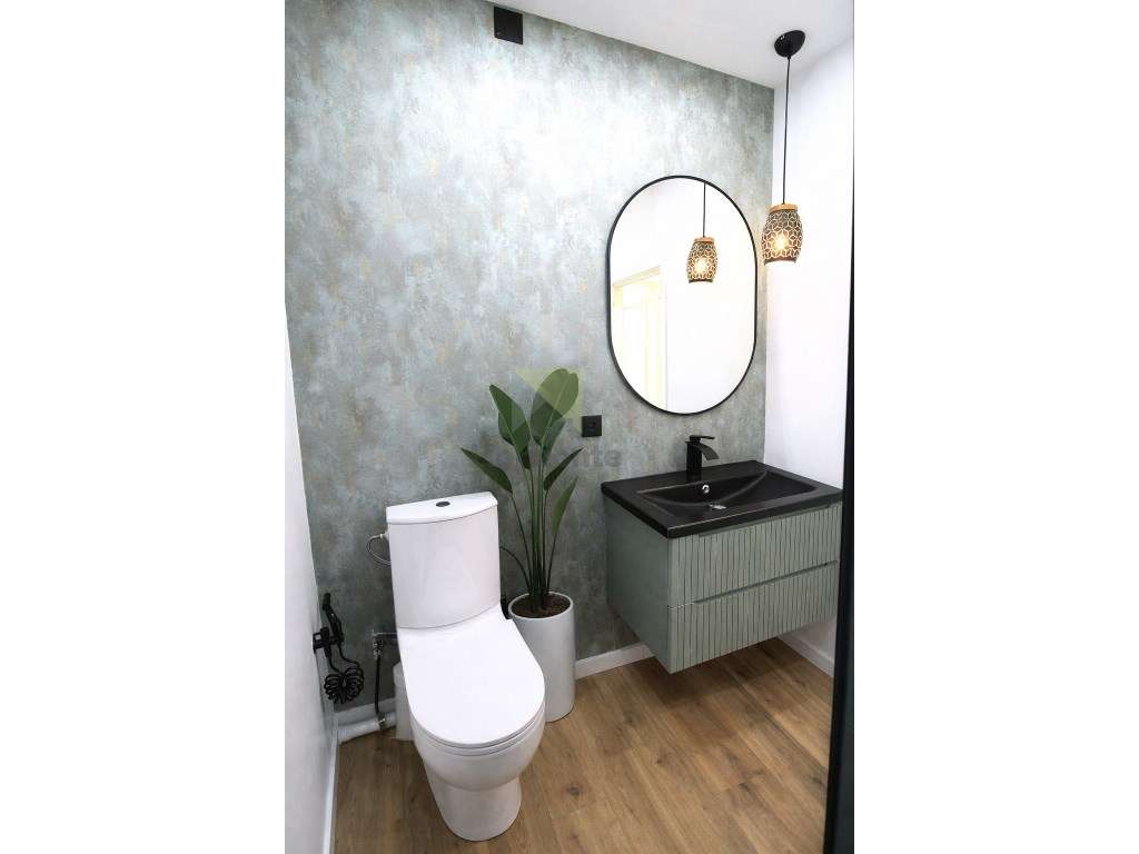 Apartamento T2 Totalmente Remodelado em Benfica-6