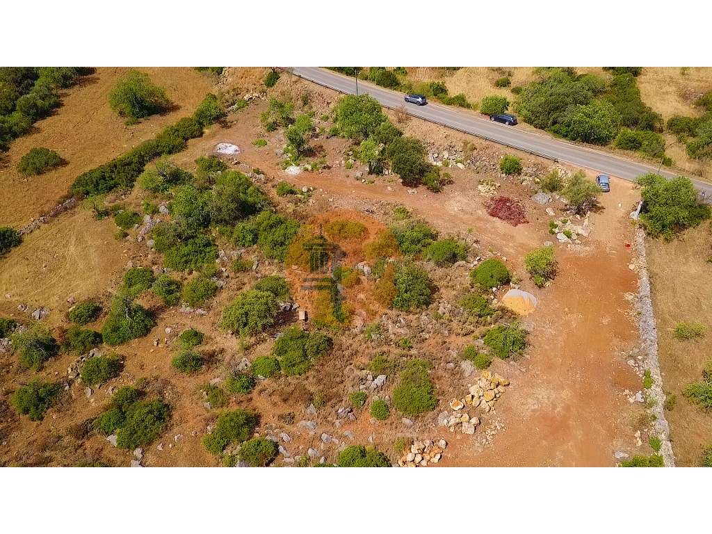 Terreno Rústico com Eletricidade e Furo - Grande imagem: 2/7