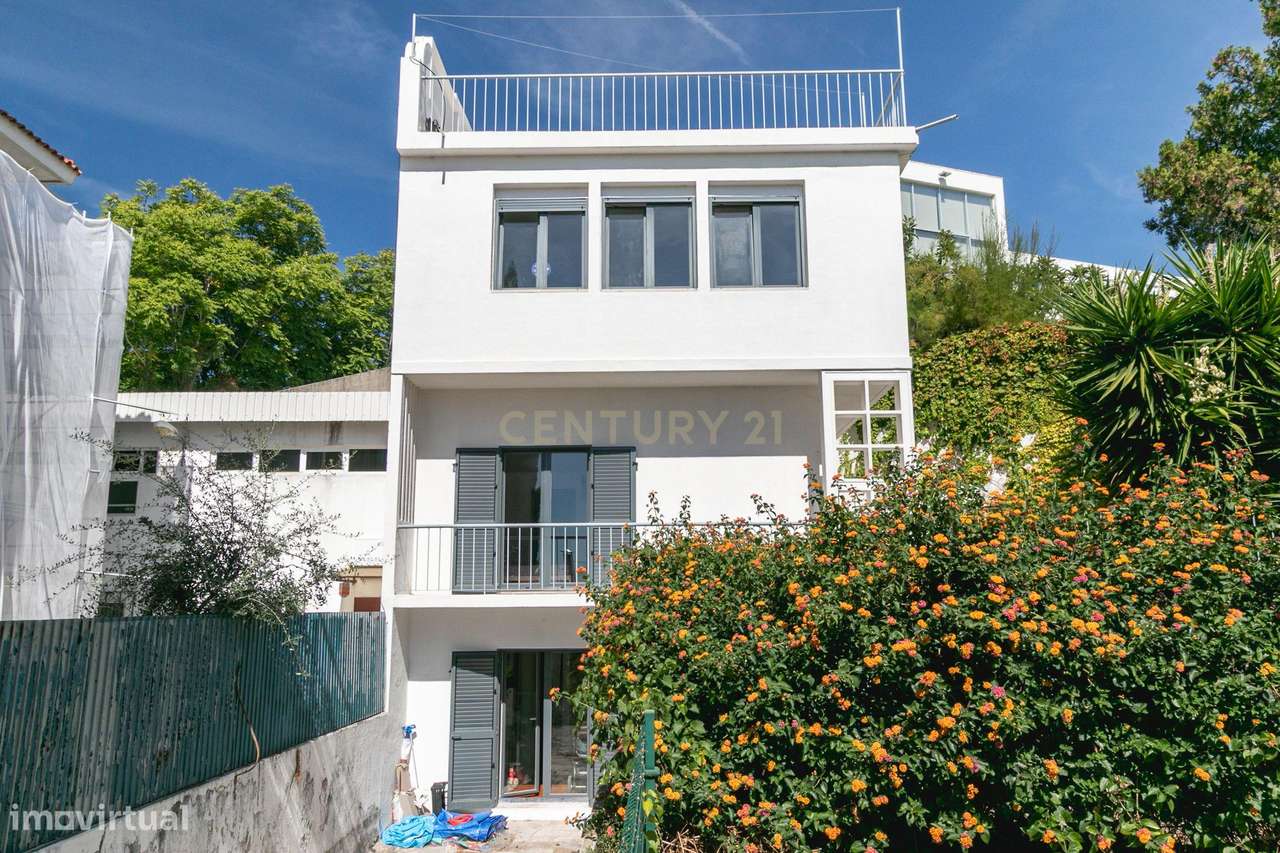 Terreno de 956m2 com duas moradias em Alcântara, Lisboa, uma T4 e T3 - Grande imagem: 2/58