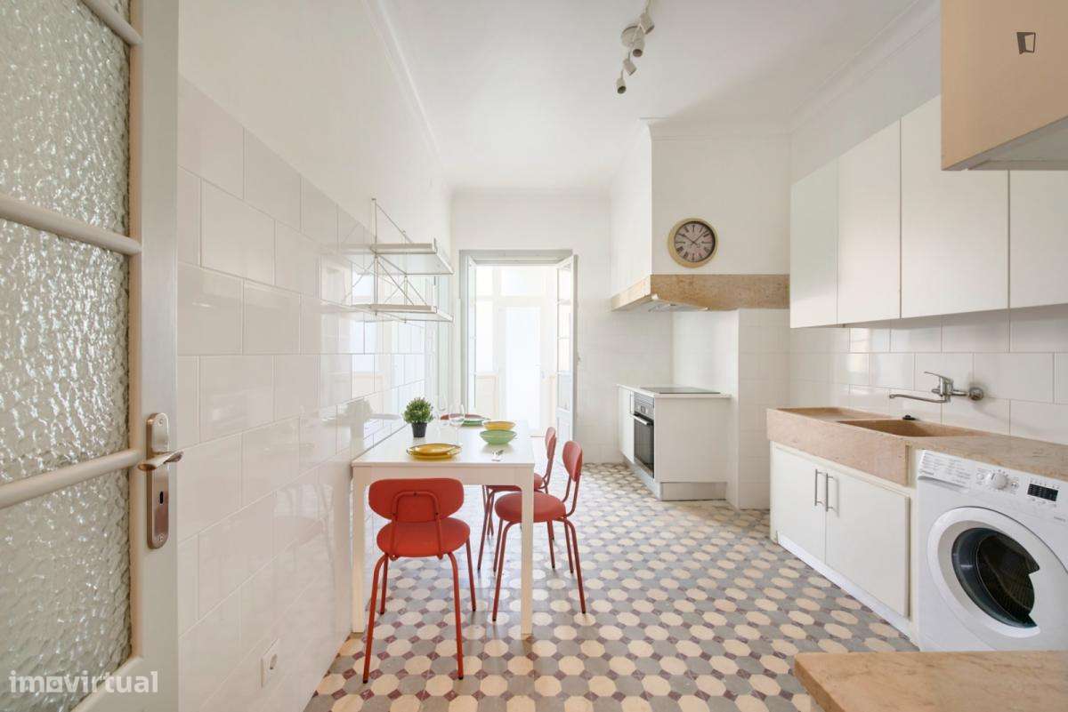 Quarto - localizado em Alameda Lisbon - Grande imagem: 2/10