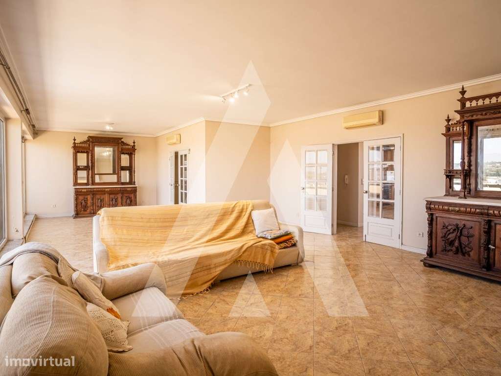 Apartamento T4 com Terraço de 90 m² no Centro de Aveiro-17