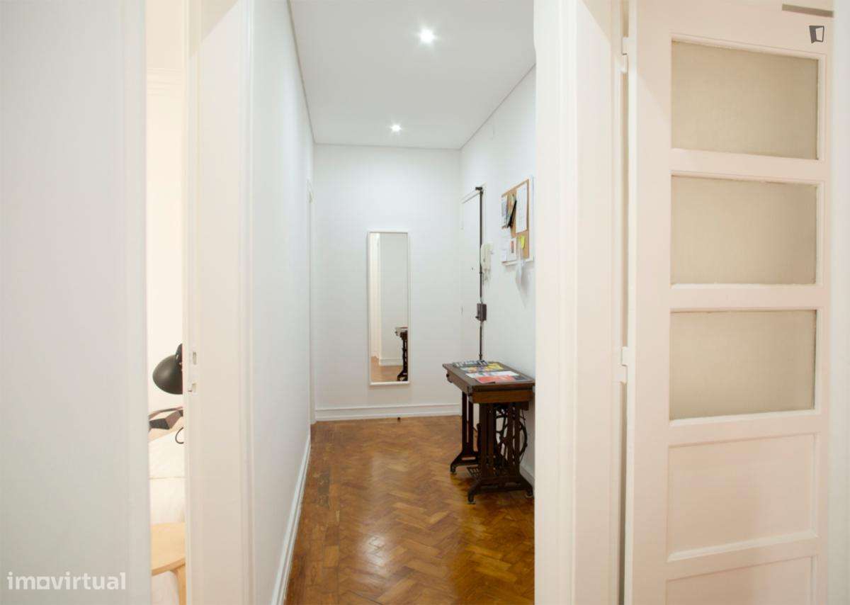 Quarto - localizado em Arroios Lisbon - Grande imagem: 3/7