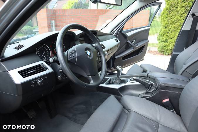 BMW Seria 5 530d Touring - 9