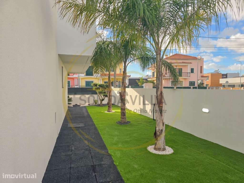 Moradia T4 Isolada com piscina - Valadares, Corroios - 750.000€-44
