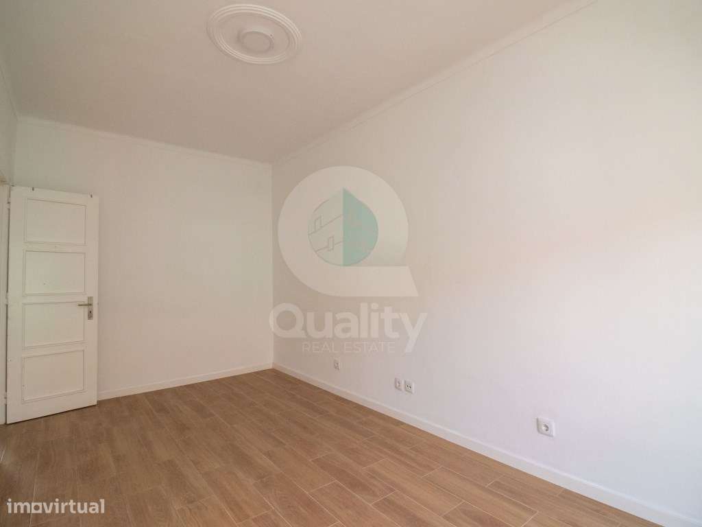 T1+1 Remodelado com Varanda e aproveitamento Sótão - Baixa da Banheira-4