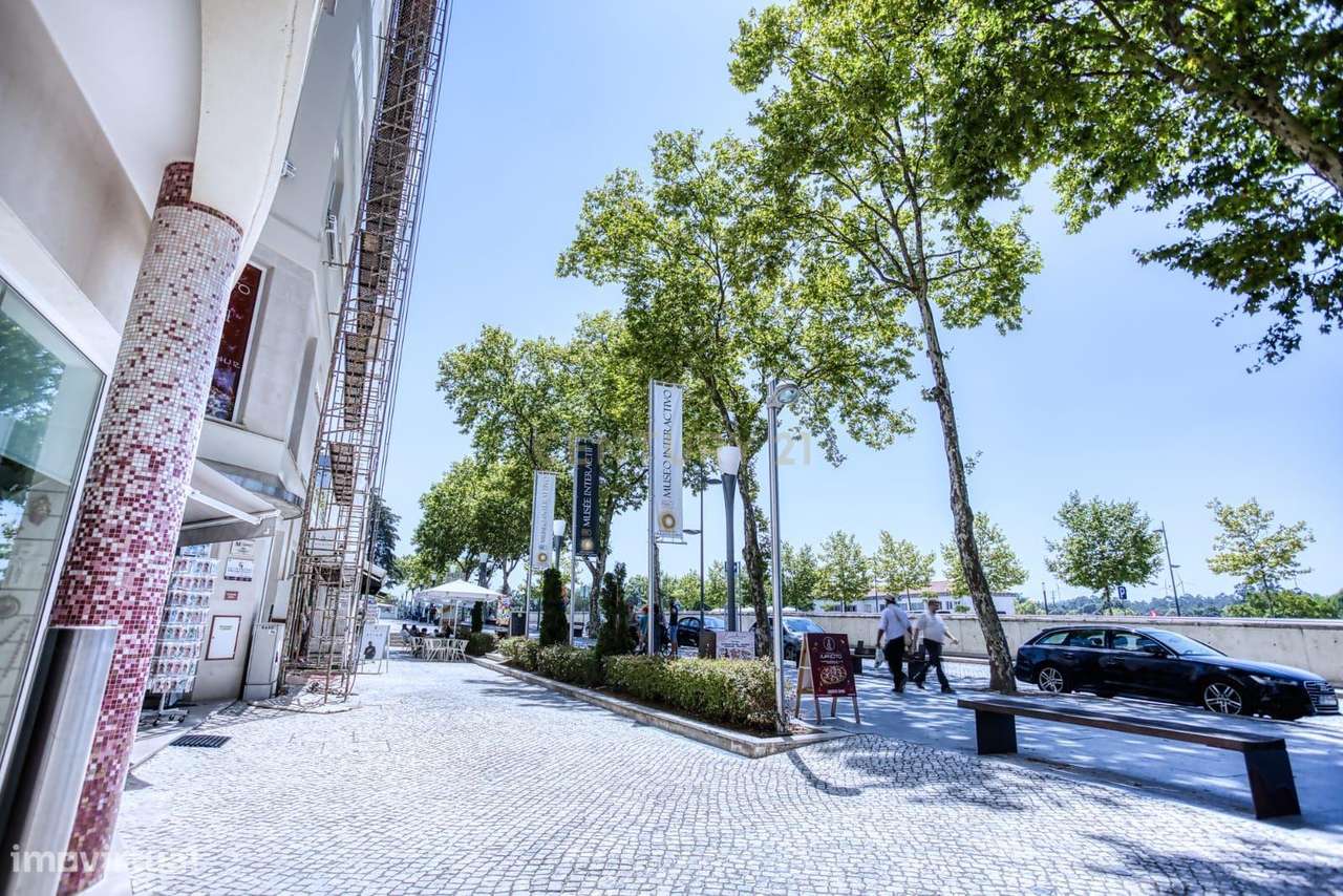 Oferta Imperdível: Descubra os Tesouros de Fátima em 21 lojas! - Grande imagem: 2/45