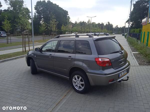 Mitsubishi Outlander 2.0 Invite - 9