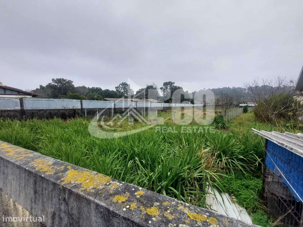 TERRENO COM VIABILIDADE DE CONSTRUÇÃO - Grande imagem: 2/4