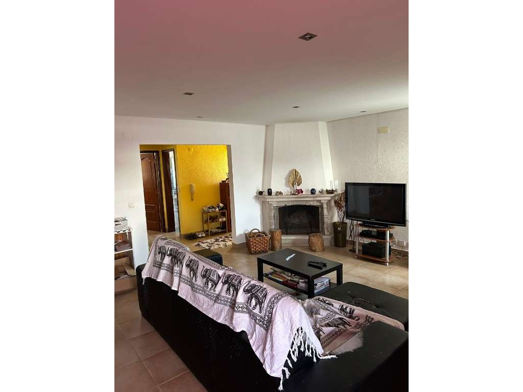 Moradia Geminada duplex Usada com Piscina a Venda no Centro de Fern... - Grande imagem: 5/38