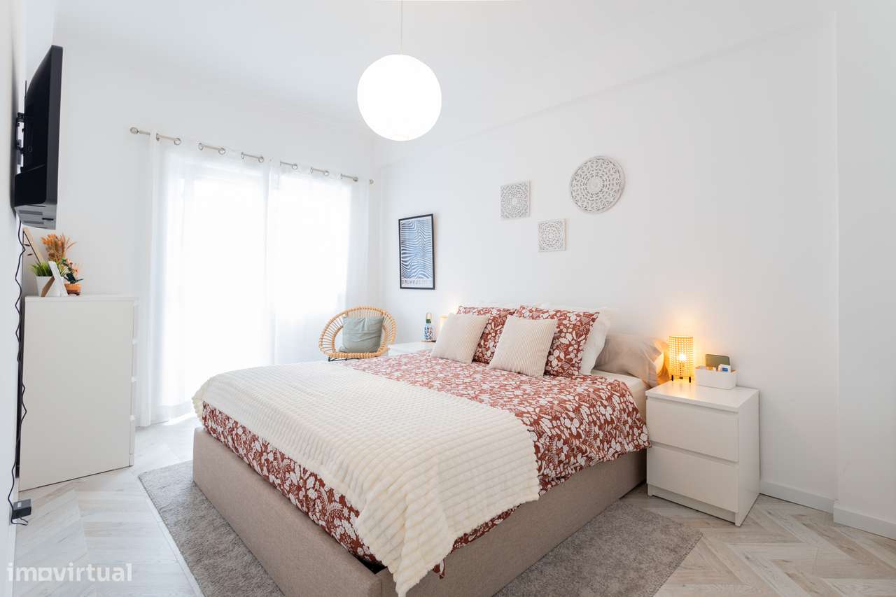 APARTAMENTO T2 EM MASSAMÁ-9