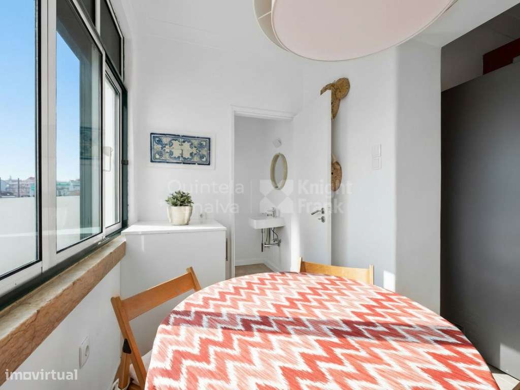 Apartamento T3 totalmente renovado, localizado em Belém-18
