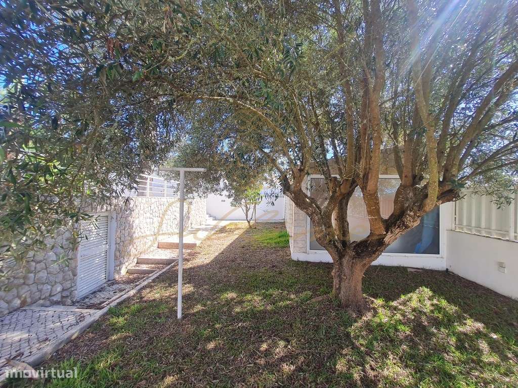 Moradia isolada V3+2 situada em Caixas, Sesimbra com Piscina-16