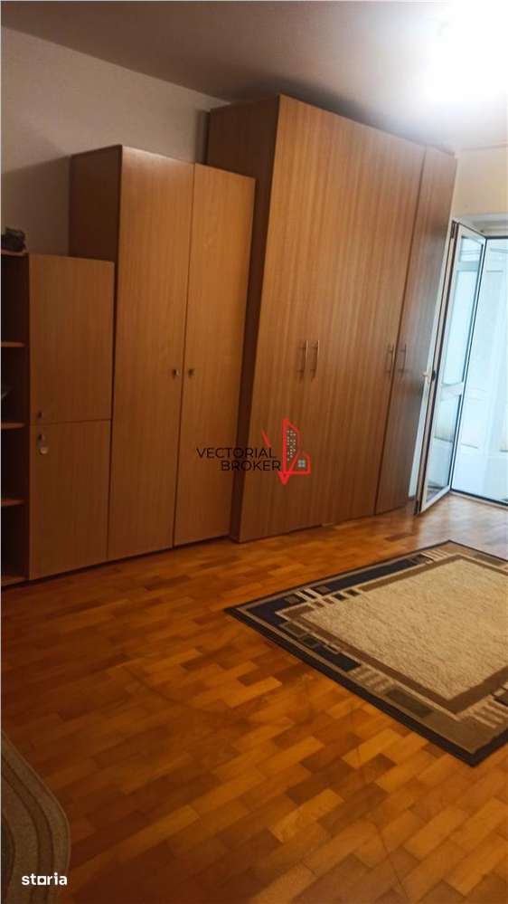 Garsoniera decomandata, parter, 42mp, bl.1986, Basarabia-Costin Georgi - Imagine principală: 4/12