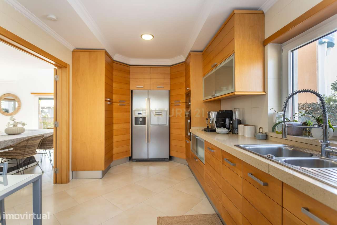 Moradia de Excelência em Vila Alegre | Fernão Ferro com Vista PANORAMI-46