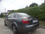 Audi A4 2.4 - 5